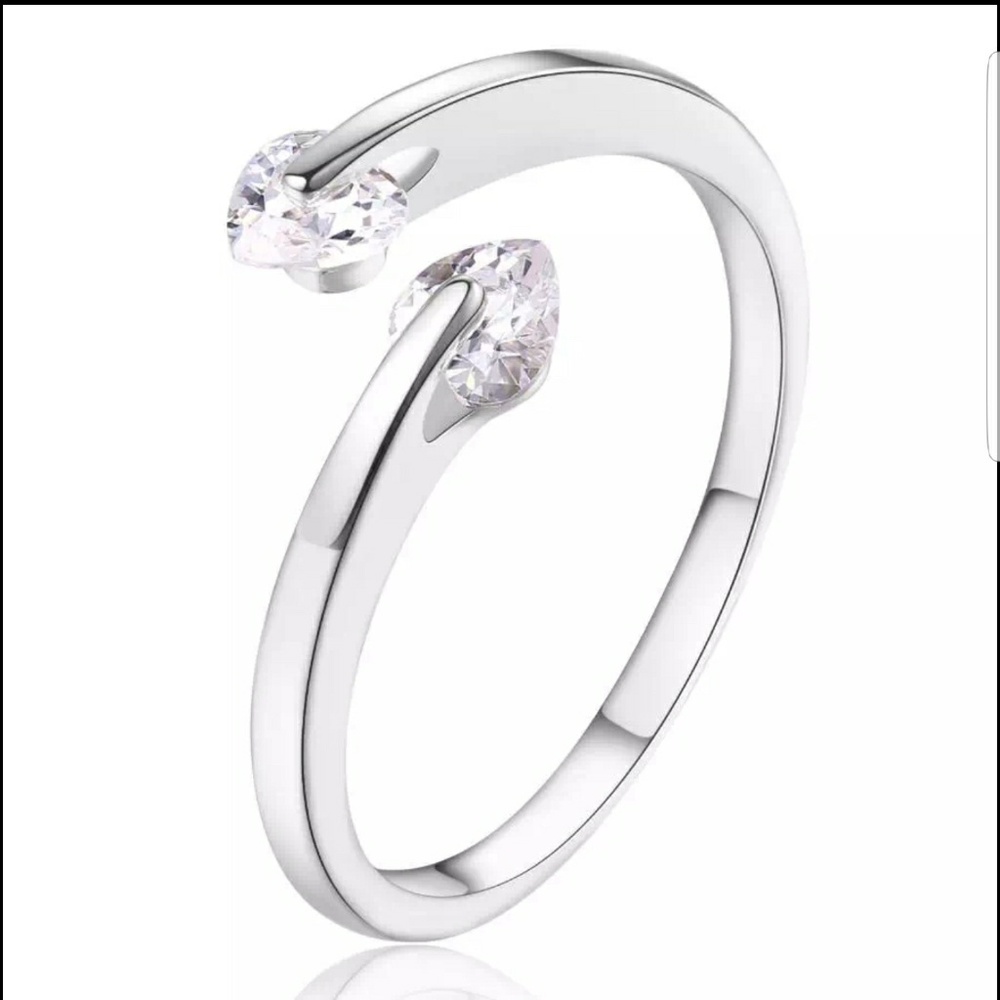 3/$25 💗💍Silver zircon ring heart stack bypass